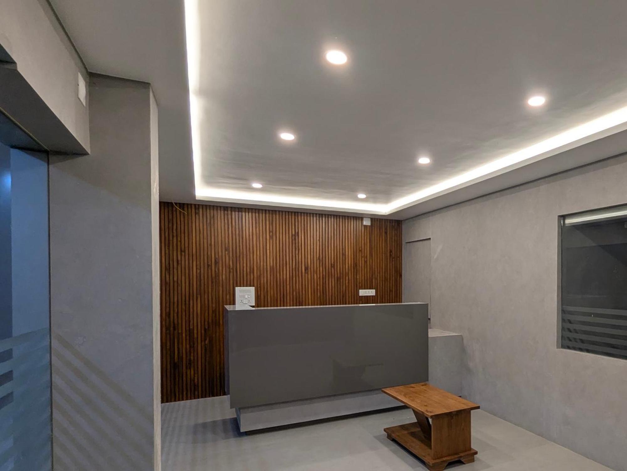 Jayalakshmi Residency Hotel Vaduvanchal Bagian luar foto