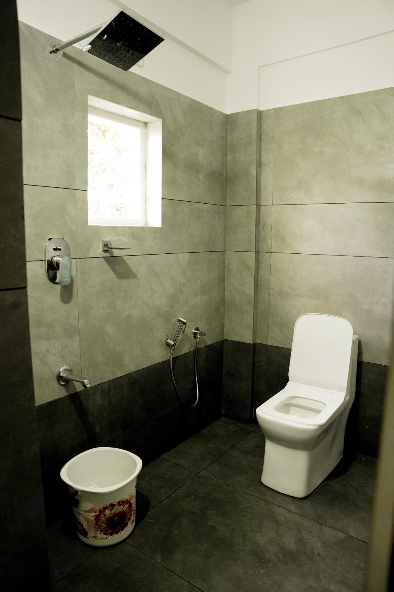 Jayalakshmi Residency Hotel Vaduvanchal Bagian luar foto